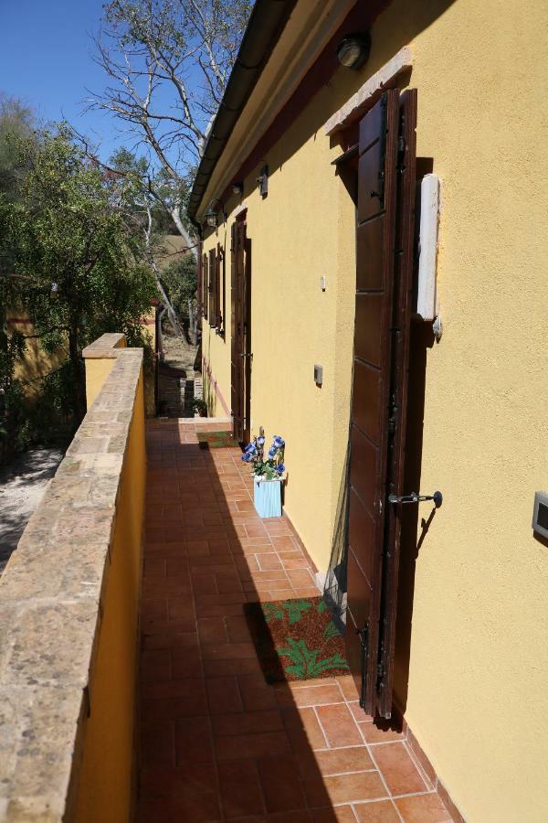 Agriturismo Fattoria Del Colle Ези Экстерьер фото